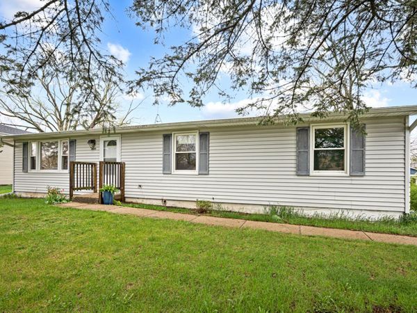 4300 Parkway Avenue , McHenry, IL 60050