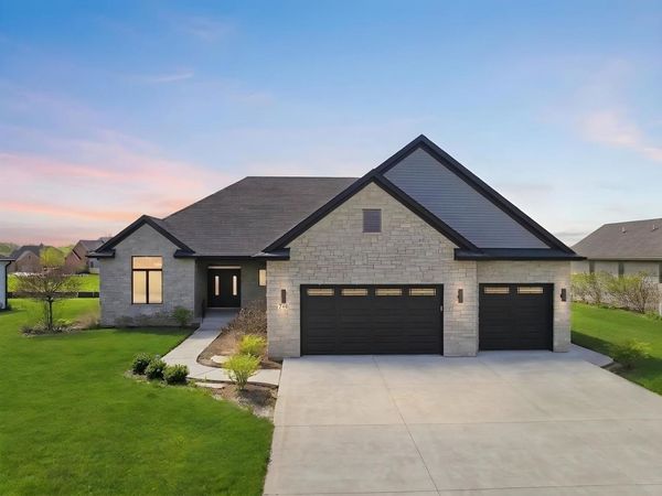 718 Independence Avenue , Sycamore, IL 60178