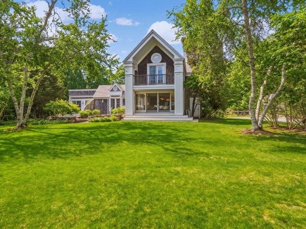 35 Nats Farm Lane, West Tisbury, MA 02575