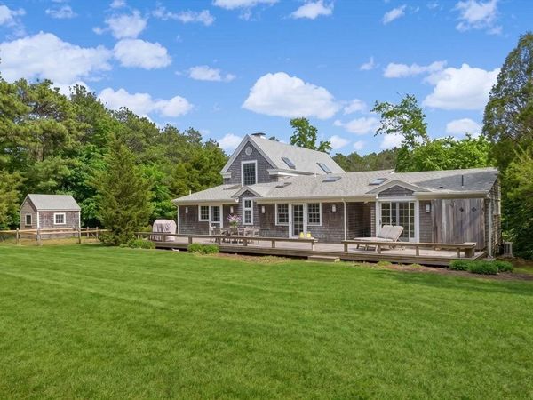 35 Nats Farm Lane, West Tisbury, MA 02575