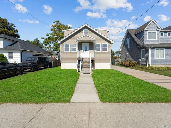 109 Laurel Street , Patchogue, NY 11772