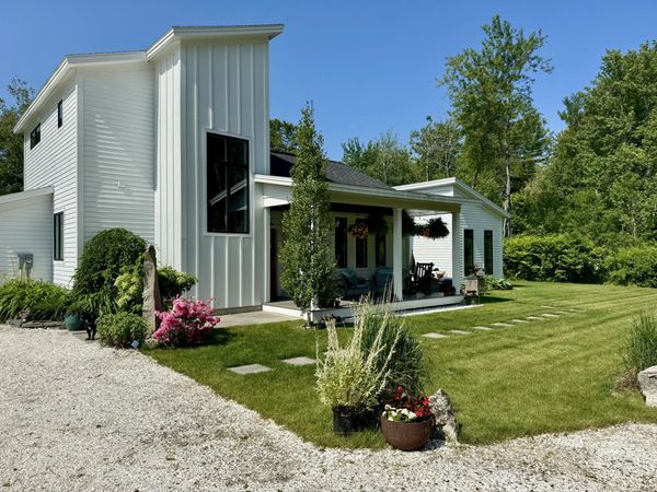 12 Wallace Street, Kennebunk, ME 04043