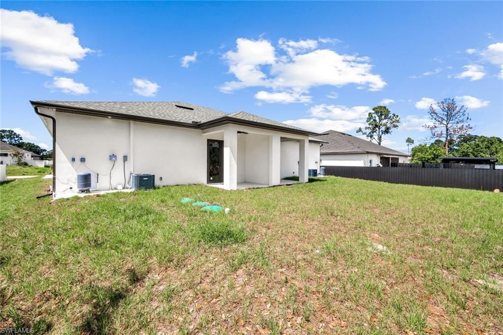 521 Lillon Ave S, Lehigh Acres, FL 33974 Photo
