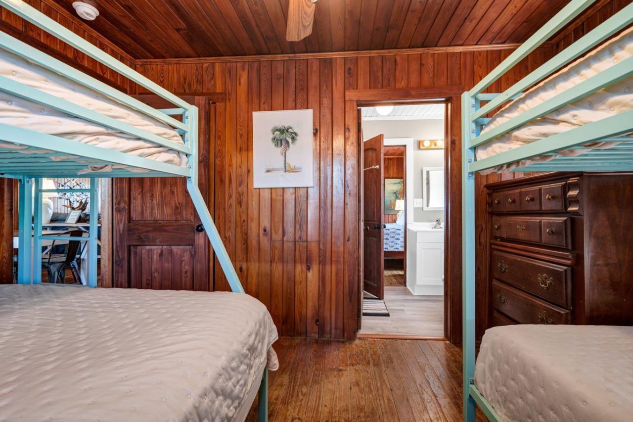 610 Palmetto Boulevard Photo 17