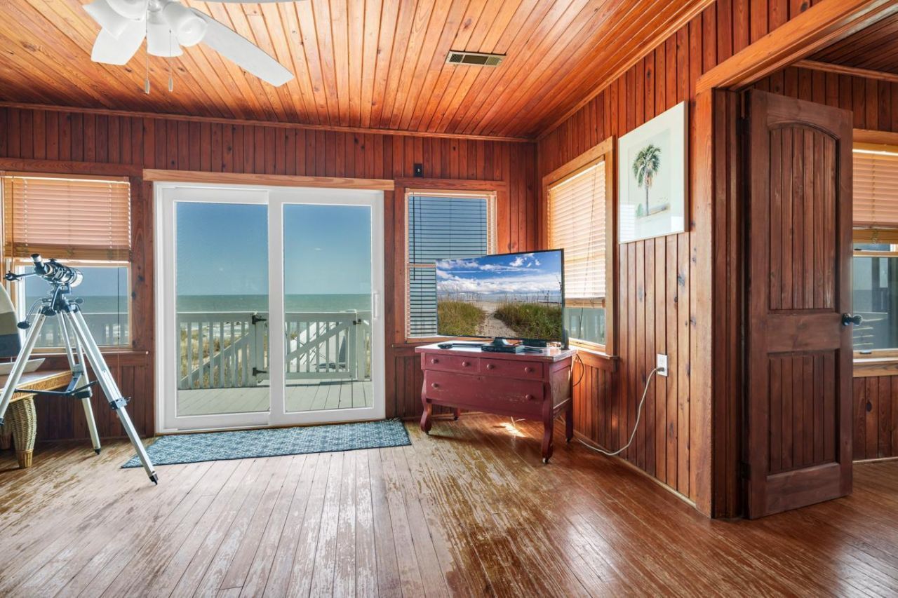 610 Palmetto Boulevard Photo 22