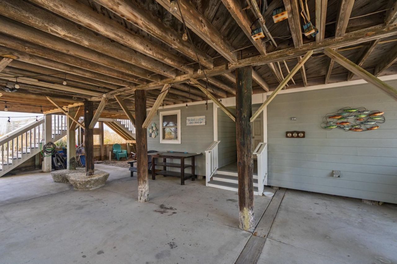 610 Palmetto Boulevard Photo 32