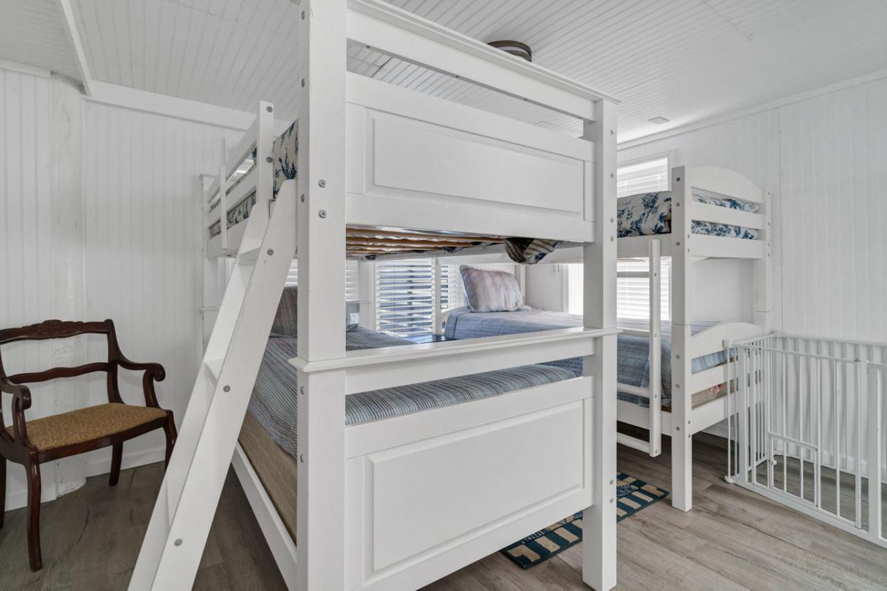 610 Palmetto Boulevard Photo 38