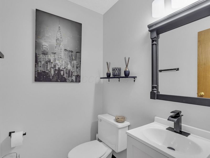 144 Garston Court, Columbus, OH 43230 Photo 9