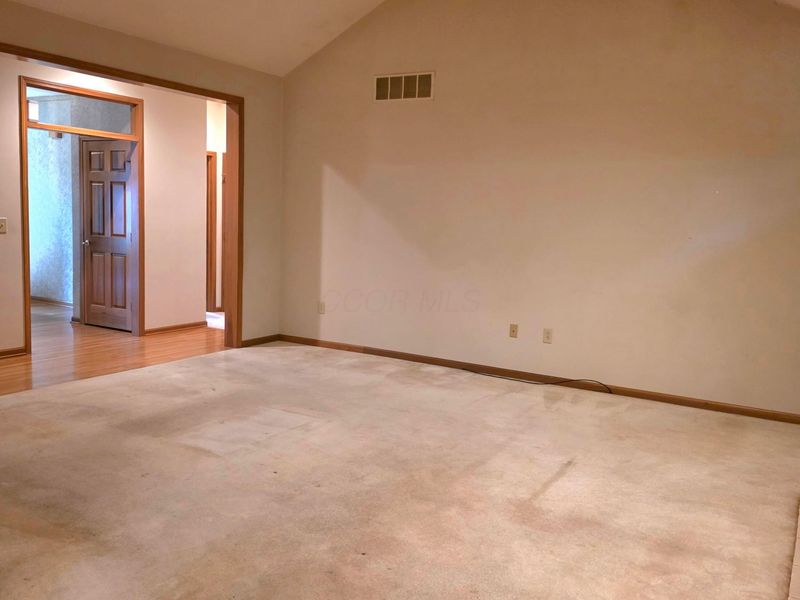 303 Fallriver Drive , Reynoldsburg, OH 43068 Photo 13