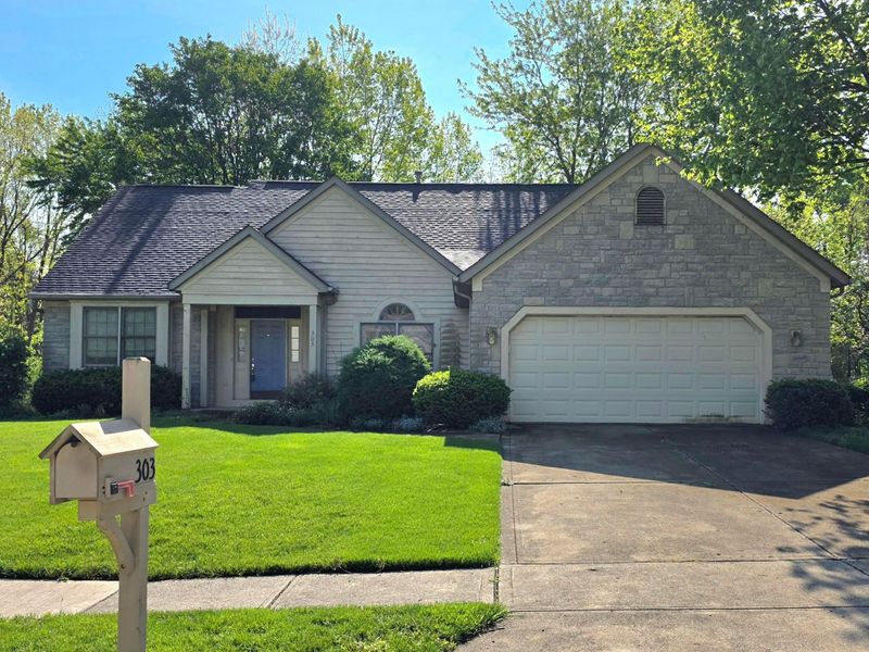 303 Fallriver Drive , Reynoldsburg, OH 43068 Photo 2