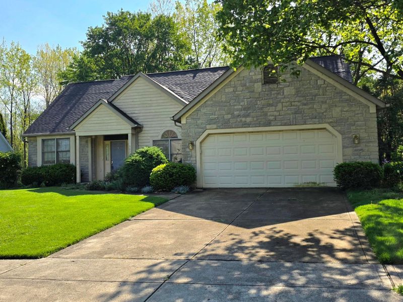 303 Fallriver Drive , Reynoldsburg, OH 43068 Photo 3