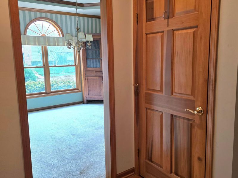 303 Fallriver Drive , Reynoldsburg, OH 43068 Photo 7