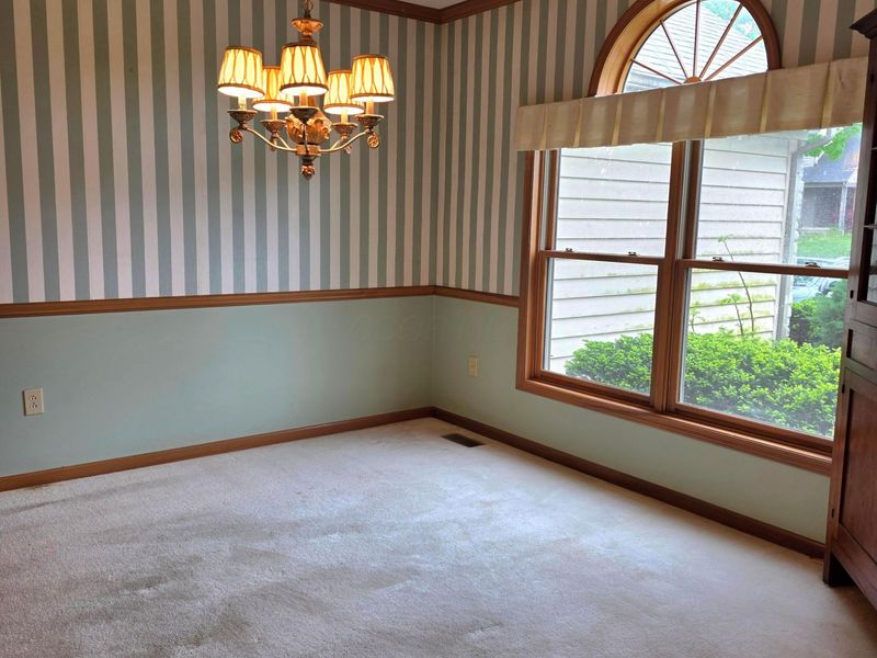 303 Fallriver Drive , Reynoldsburg, OH 43068 Photo 8