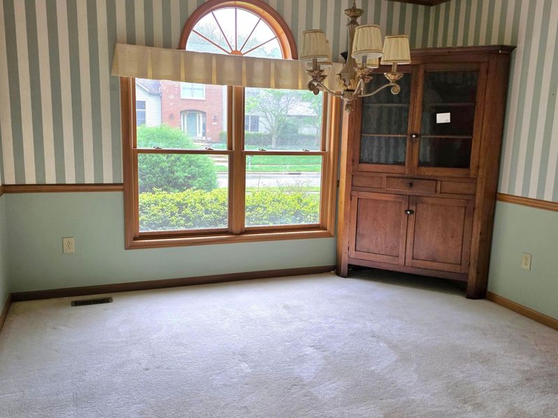 303 Fallriver Drive , Reynoldsburg, OH 43068 Photo 9