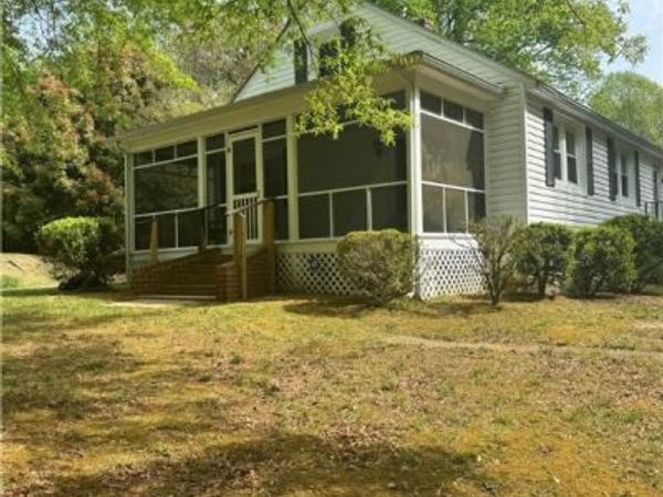 59 W. Point Road , Lancaster, VA 22503