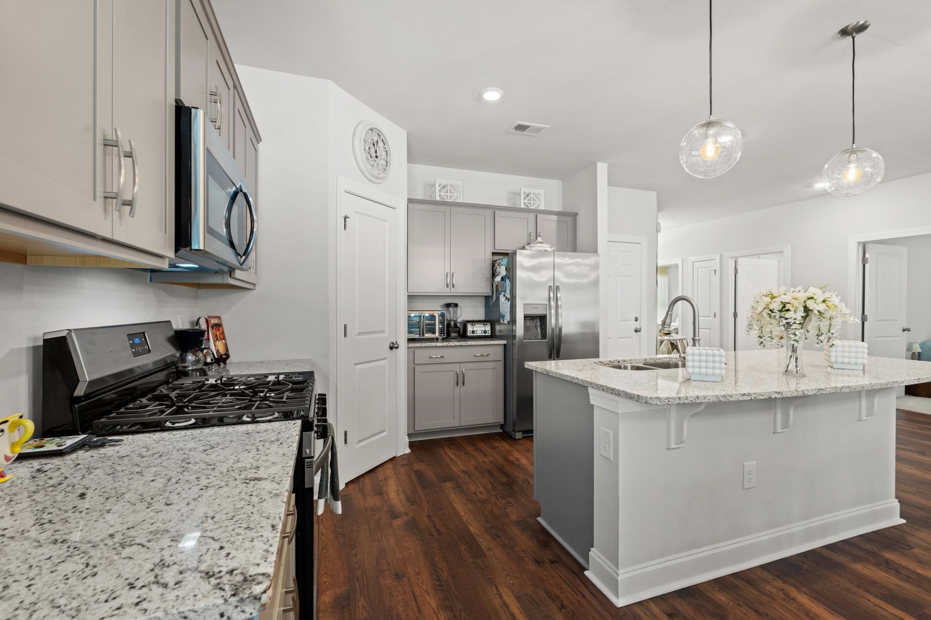 2477 Campton Loop  Photo 4