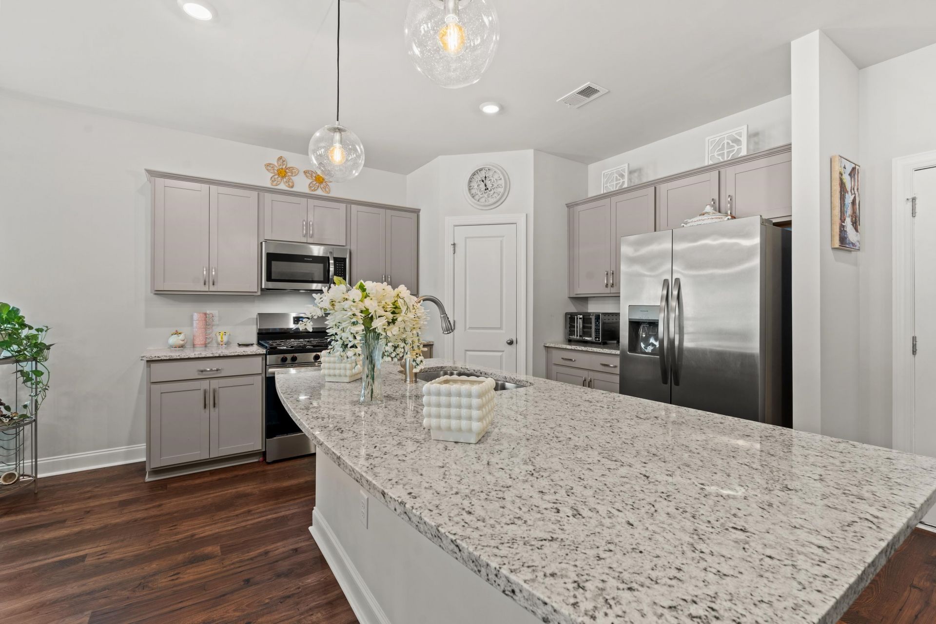2477 Campton Loop  Photo 5