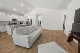 2618 Goldfinch Dr. photo 4