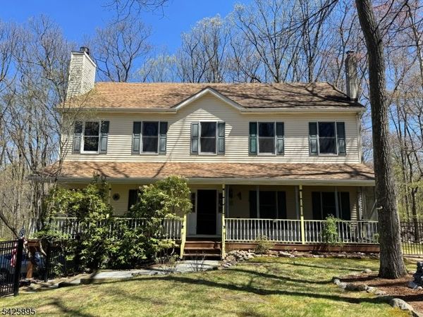 32 Saint Bernards Rd, Rockaway, NJ 07885