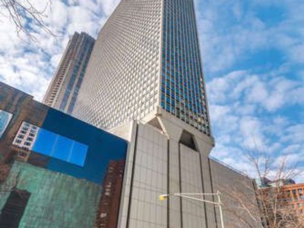 111 E Chestnut Street, Unit 22H, Chicago, IL 60611