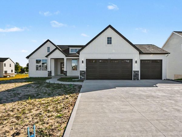 7024 Old Pasture Drive SE, Unit 72, Caledonia, MI 49316