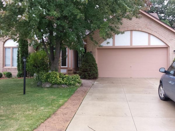 456 Essex Drive, Rochester Hills, MI 48307