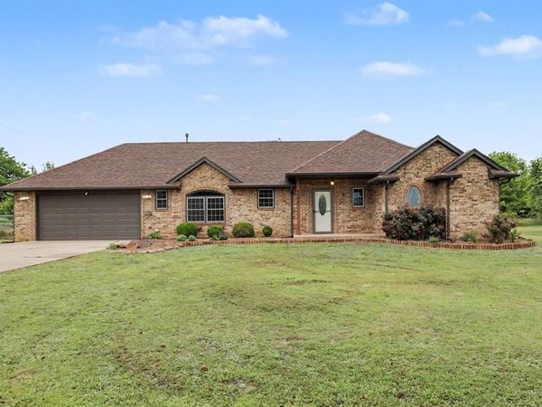 3800 Old Country Circle, Edmond, OK 73034