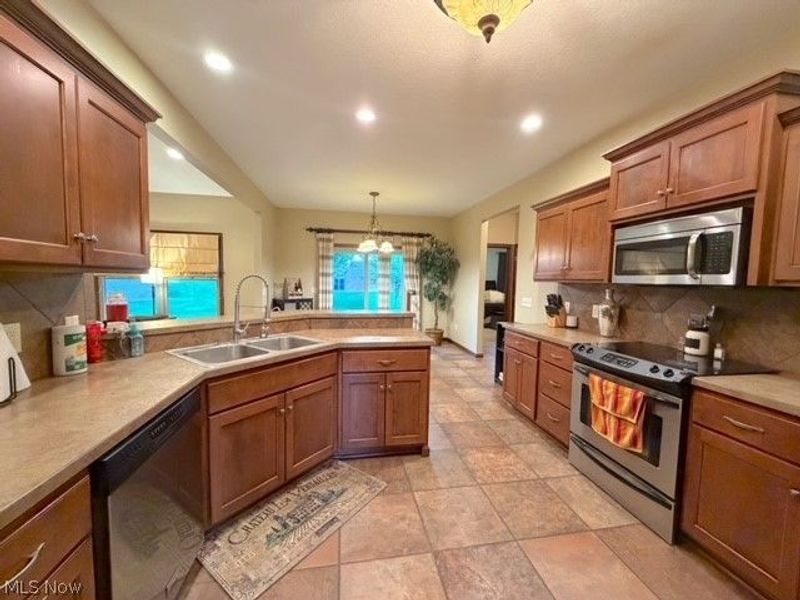 611 Parkdale Drive, Dover, OH 44622 Photo 8