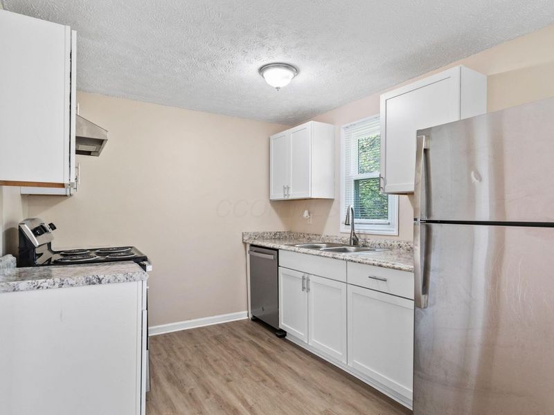 5220 Refugee Road , Columbus, OH 43232 Photo 12