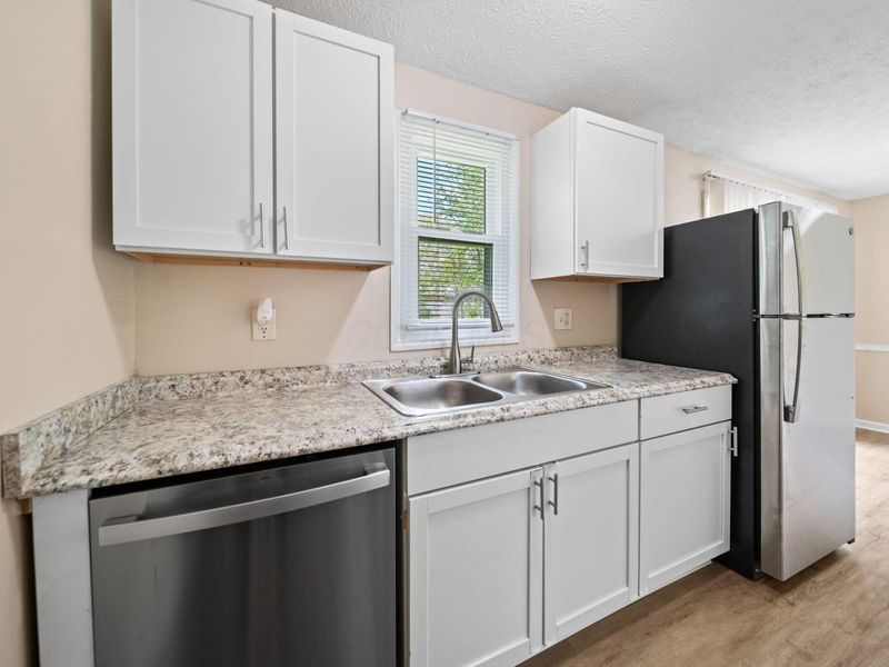 5220 Refugee Road , Columbus, OH 43232 Photo 15