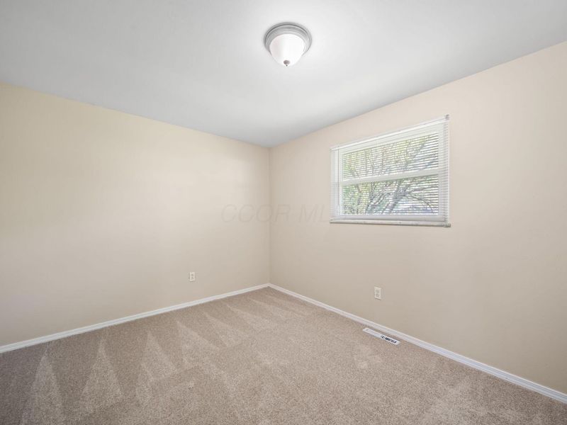 5220 Refugee Road , Columbus, OH 43232 Photo 22