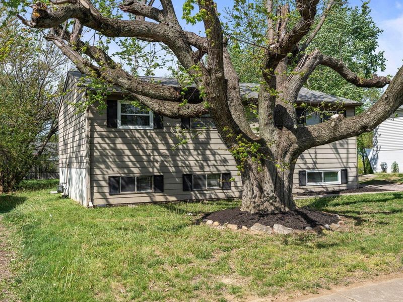 5220 Refugee Road , Columbus, OH 43232 Photo 3