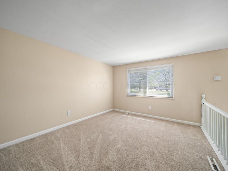 5220 Refugee Road , Columbus, OH 43232 Photo 7