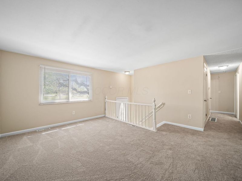 5220 Refugee Road , Columbus, OH 43232 Photo 8