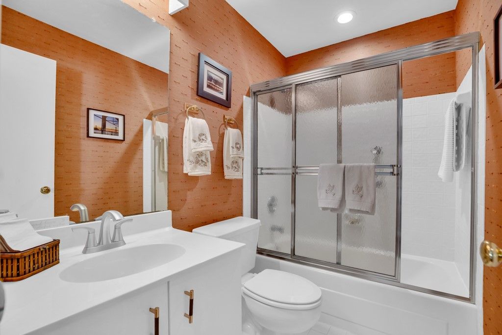 5020 Harmony Circle, Unit 201, Vero Beach, FL 32967 Photo