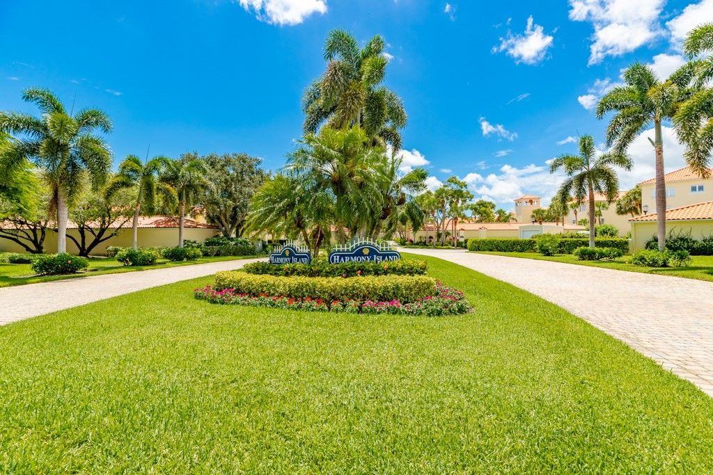 5020 Harmony Circle, Unit 201, Vero Beach, FL 32967 Photo