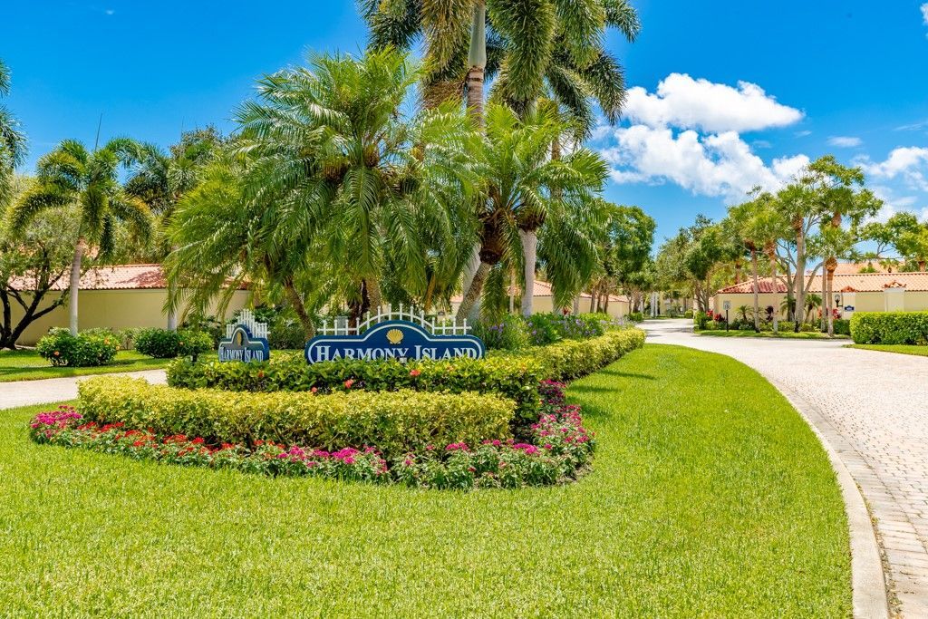 5020 Harmony Circle, Unit 201, Vero Beach, FL 32967 Photo