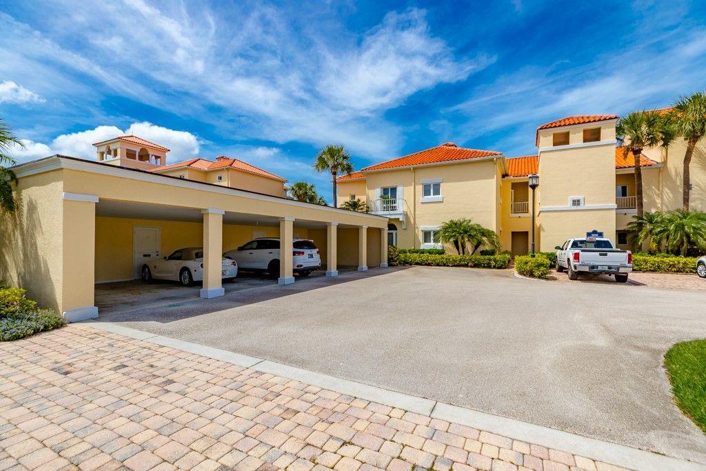 5020 Harmony Circle, Unit 201, Vero Beach, FL 32967 Photo
