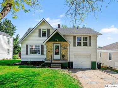 4827 Hickory Street , Omaha, NE 68106