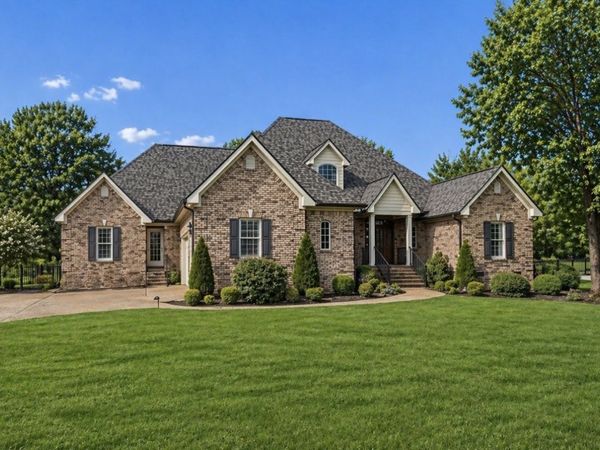 3917 Amanda Beth Ct, Columbia, TN 38401