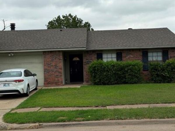 5425 Slay Drive, The Colony, TX 75056