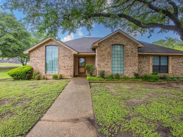 9900 Oak Ridge Circle , Woodway, TX 76712