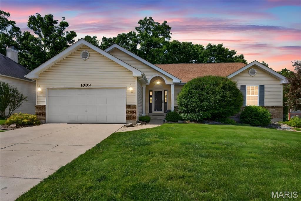 1009 Marions Cove Drive, Lake Saint Louis, MO 63367 Main Photo