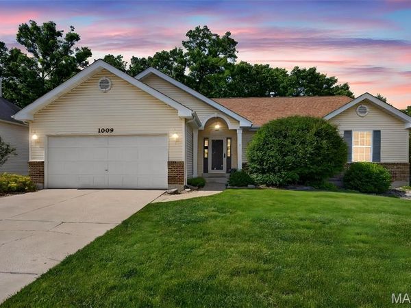 1009 Marions Cove Drive, Lake St Louis, MO 63367