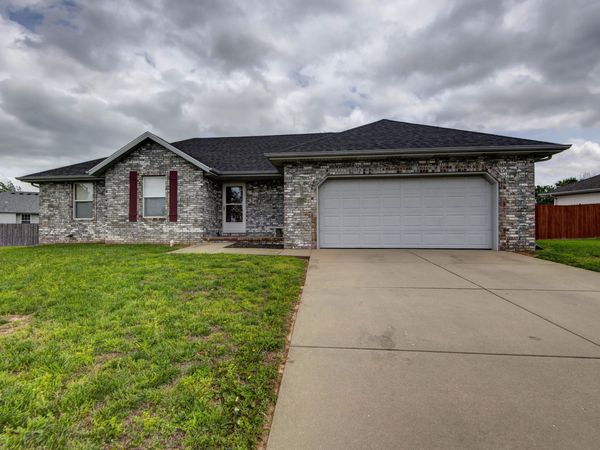 6006 N 9th Avenue, Ozark, MO 65721