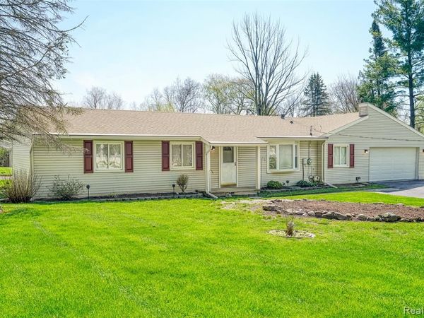 11891 Post Lane , Green Oak Twp, MI 48178