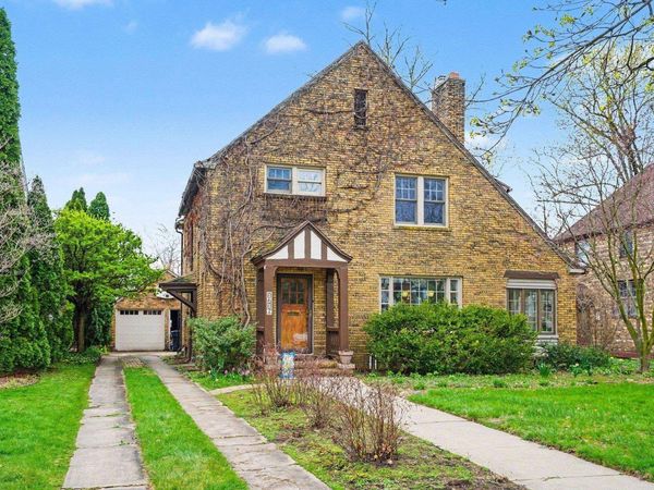 1716 E Wayne Street, South Bend, IN 46615