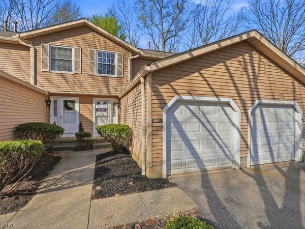 3931 Lake Run Boulevard , Stow, OH 44224