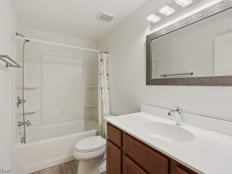 3931 Lake Run Boulevard, Stow, OH 44224 Photo 14