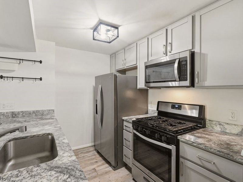 3931 Lake Run Boulevard, Stow, OH 44224 Photo 4